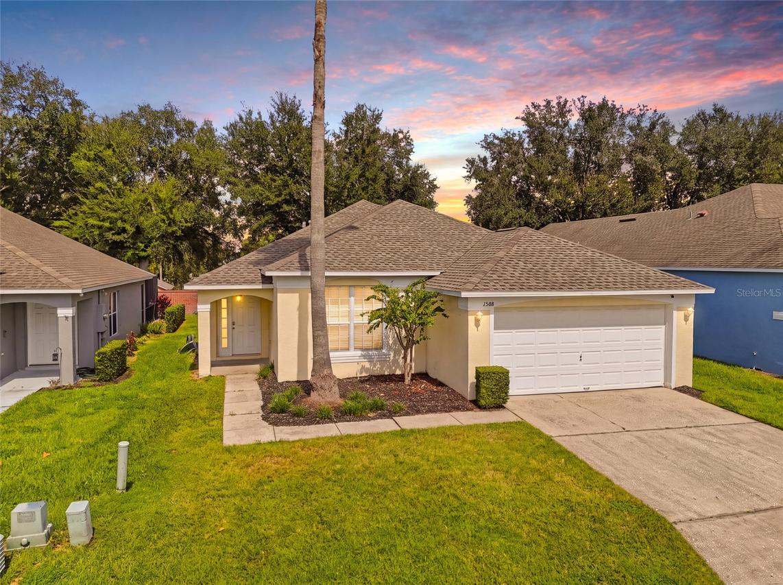 1500 Casterton Cir., Davenport, FL 33897