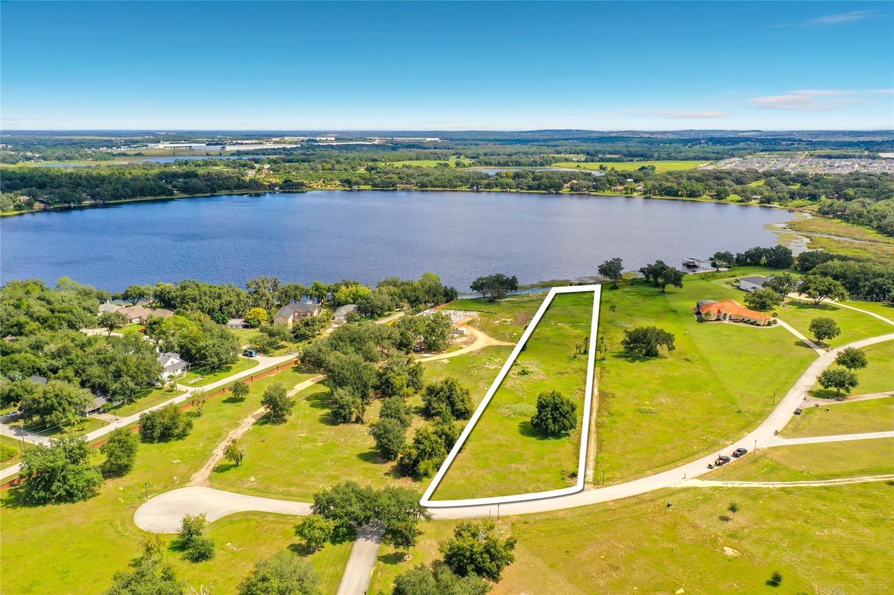 18540 Water Crest Ct., Groveland, FL 34736