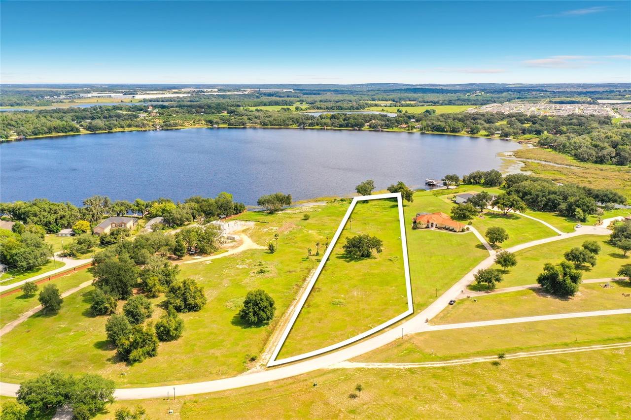 Water Crest Ct., Groveland, FL 34736