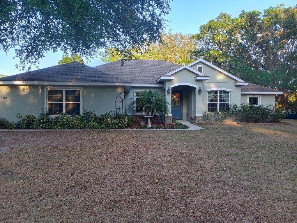 427 Carolina Ave., Lady Lake, FL 32159
