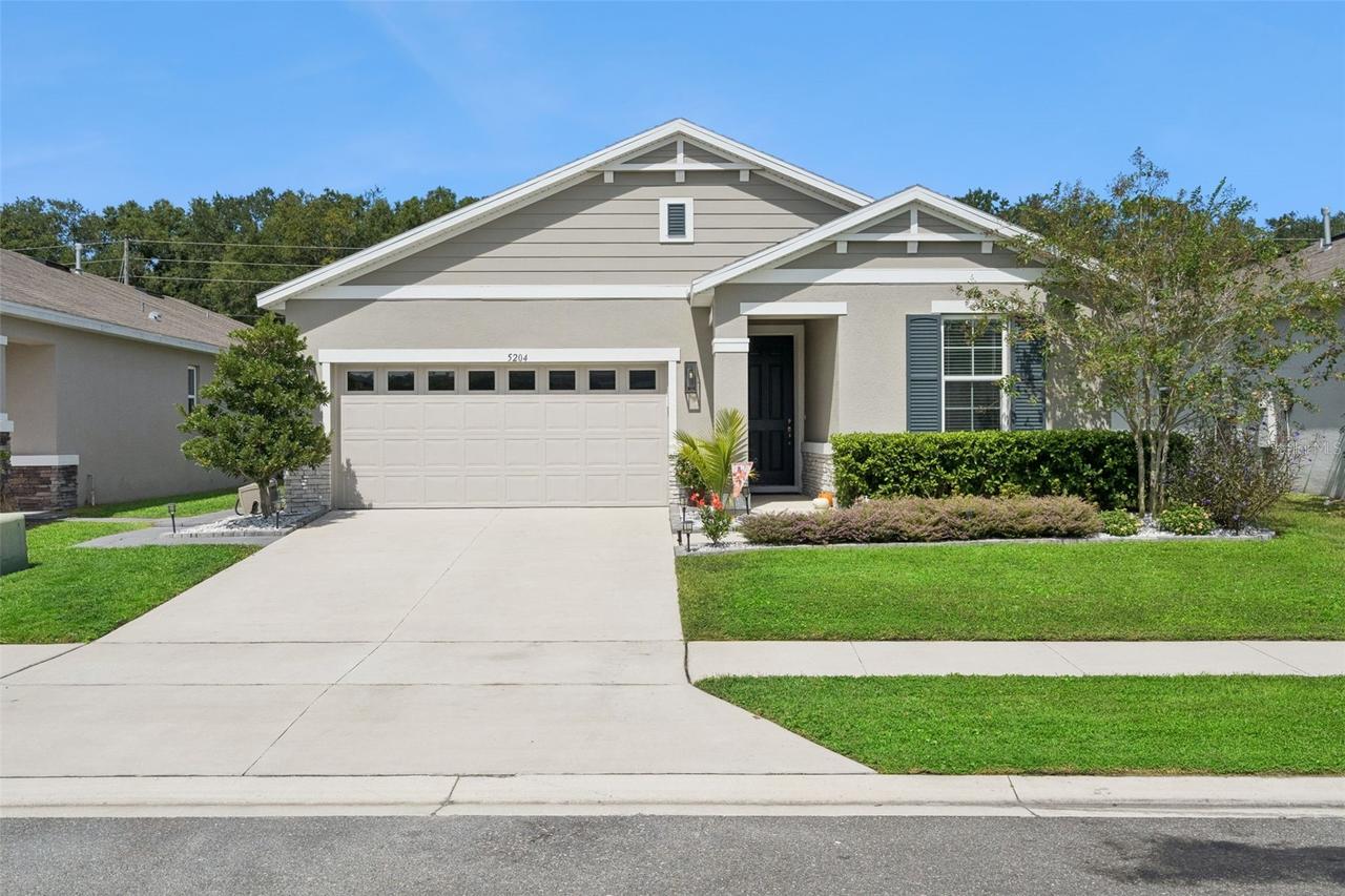5204 Meadow Song Dr., Okahumpka, FL 34762