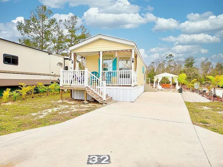 32 Grassy Lake Cir., Lake Placid, FL 33852