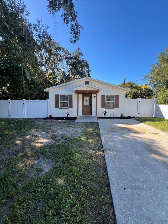 1314 Robie Ave., Mount Dora, FL 32757