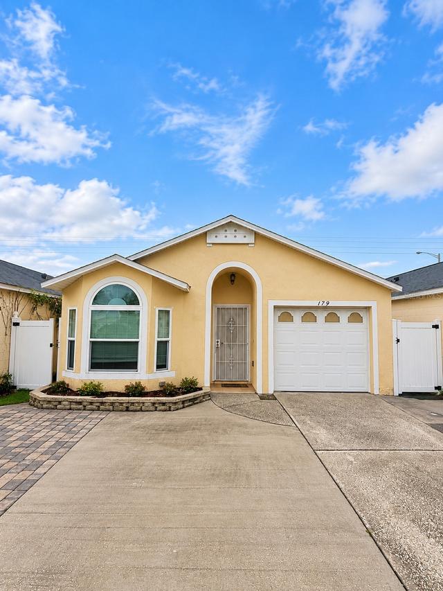 179 Dahlia Village Cir. #63, Orlando, FL 32807