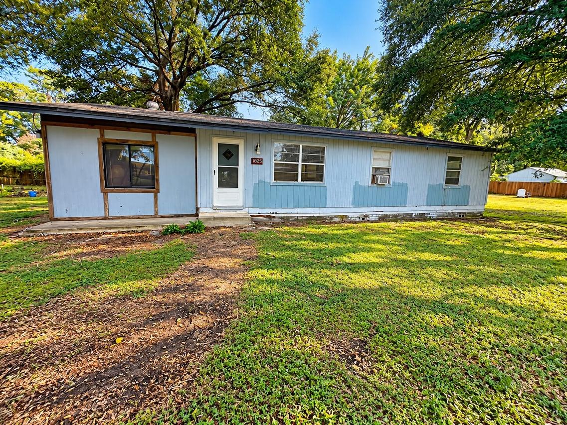 1825 Huggins Dr., Apopka, FL 32703