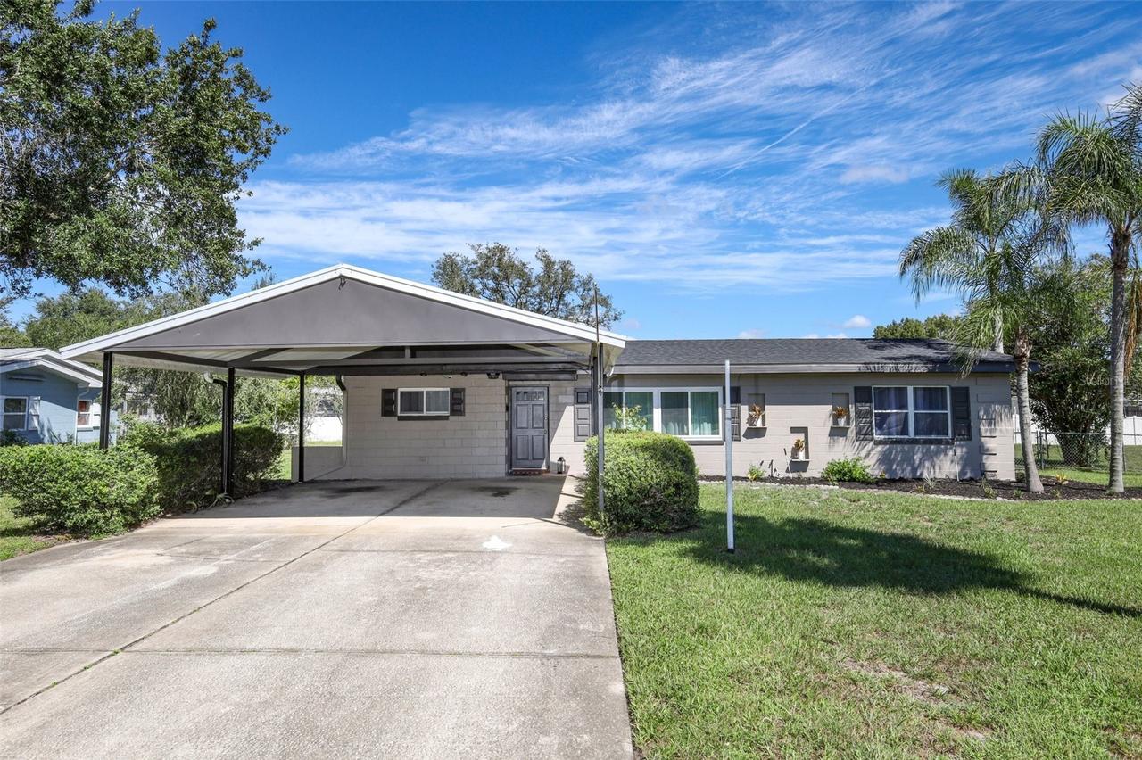 60 Park Ln., Debary, FL 32713