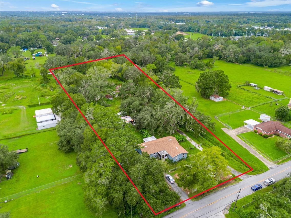 215 John Carroll Rd., Lakeland, FL 33801