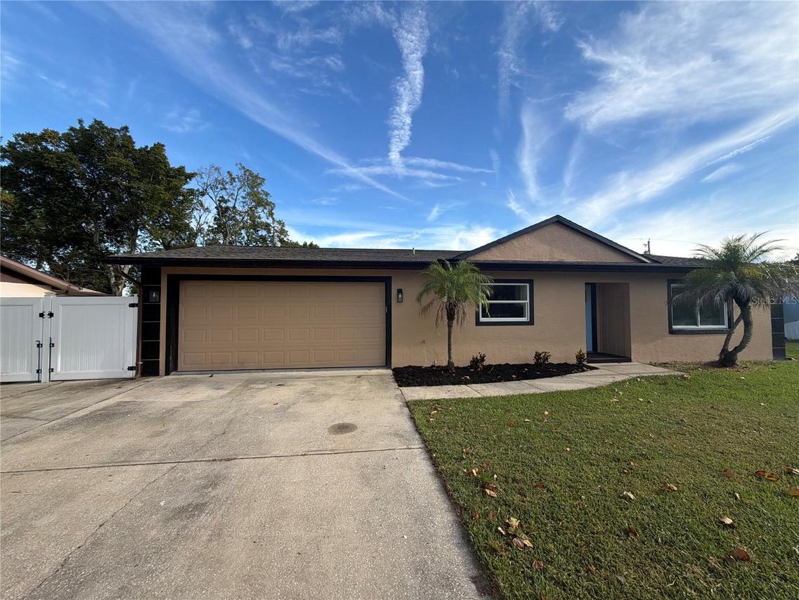 789 Little Pine Dr., South Daytona, FL 32119