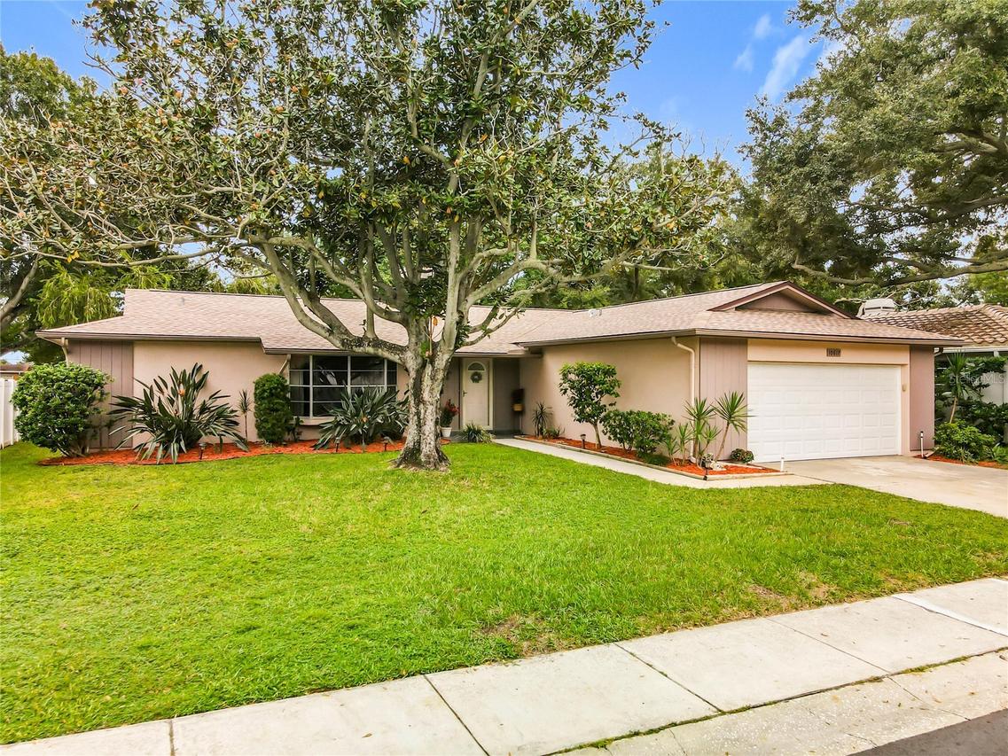 10617 Seminole Forest St., Seminole, FL 33778