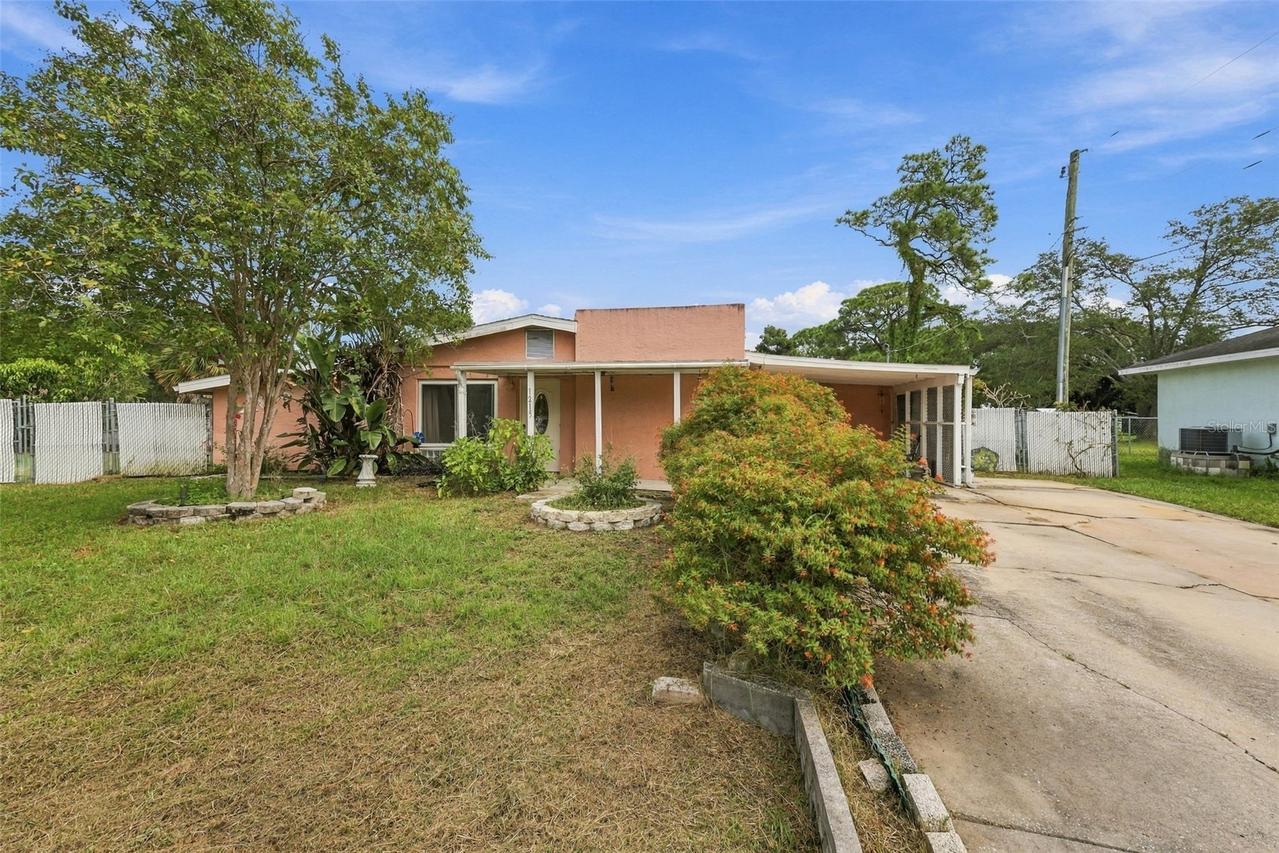 1215 56th Avenue Dr., Bradenton, FL 34203