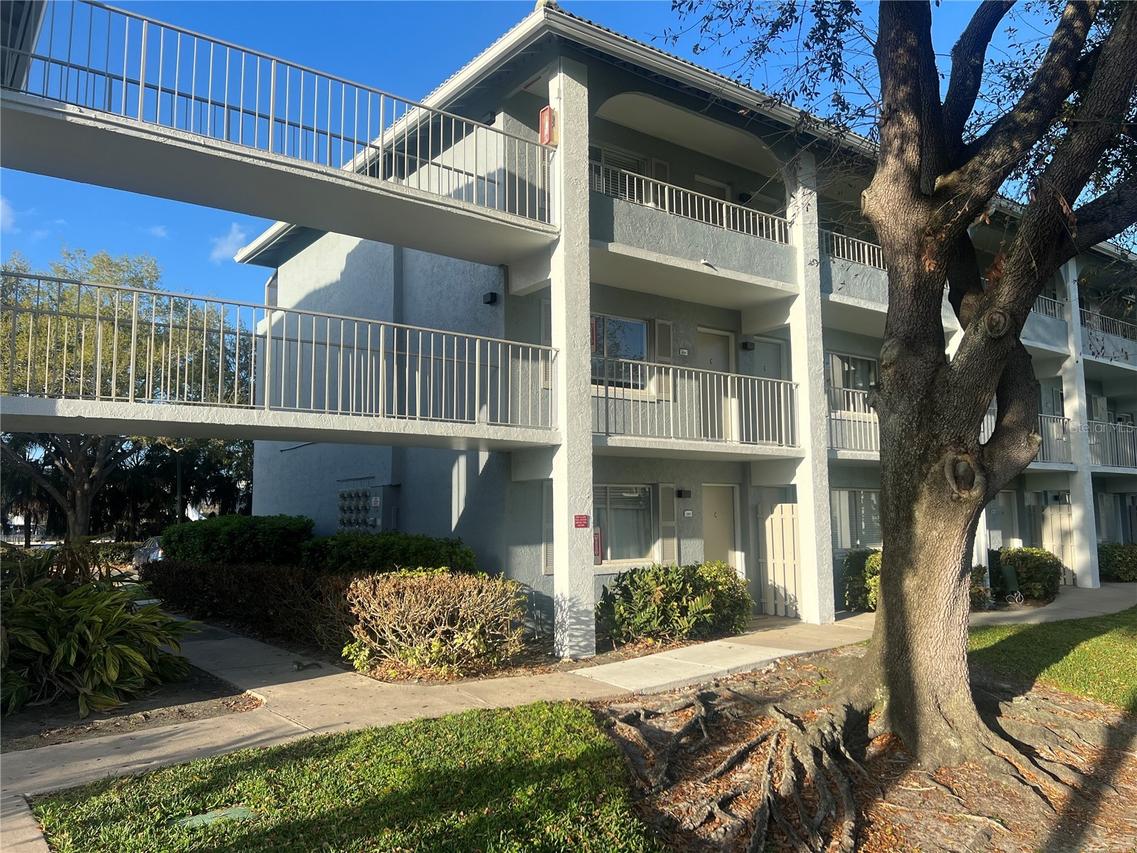 133 Oyster Bay Cir. #101, Altamonte Springs, FL 32701