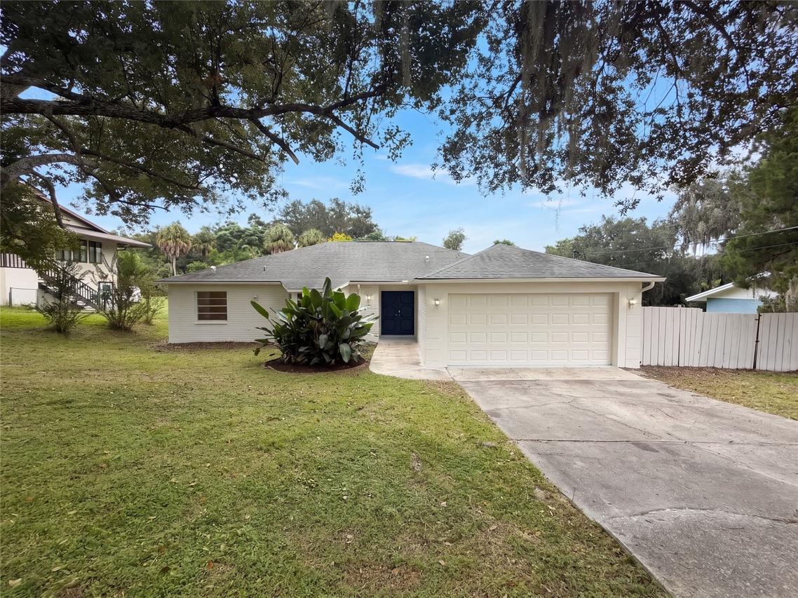 12054 Joe Herrmann Dr., San Antonio, FL 33576