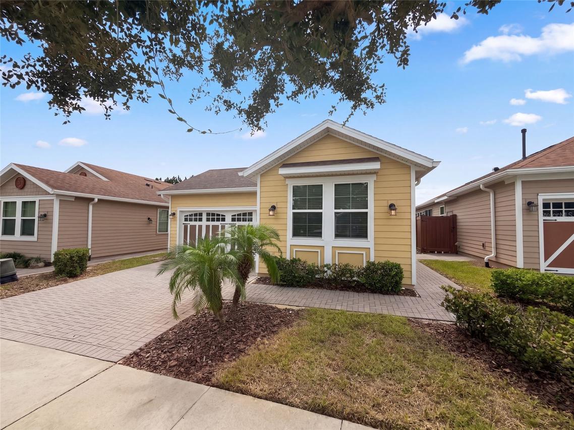 394 Alcove Dr., Groveland, FL 34736