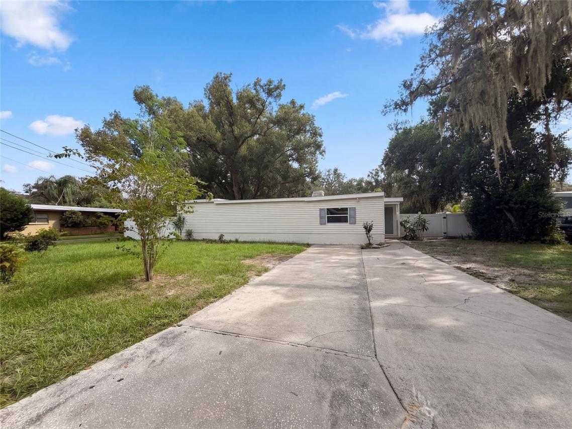409 Berwick Ave., Temple Terrace, FL 33617