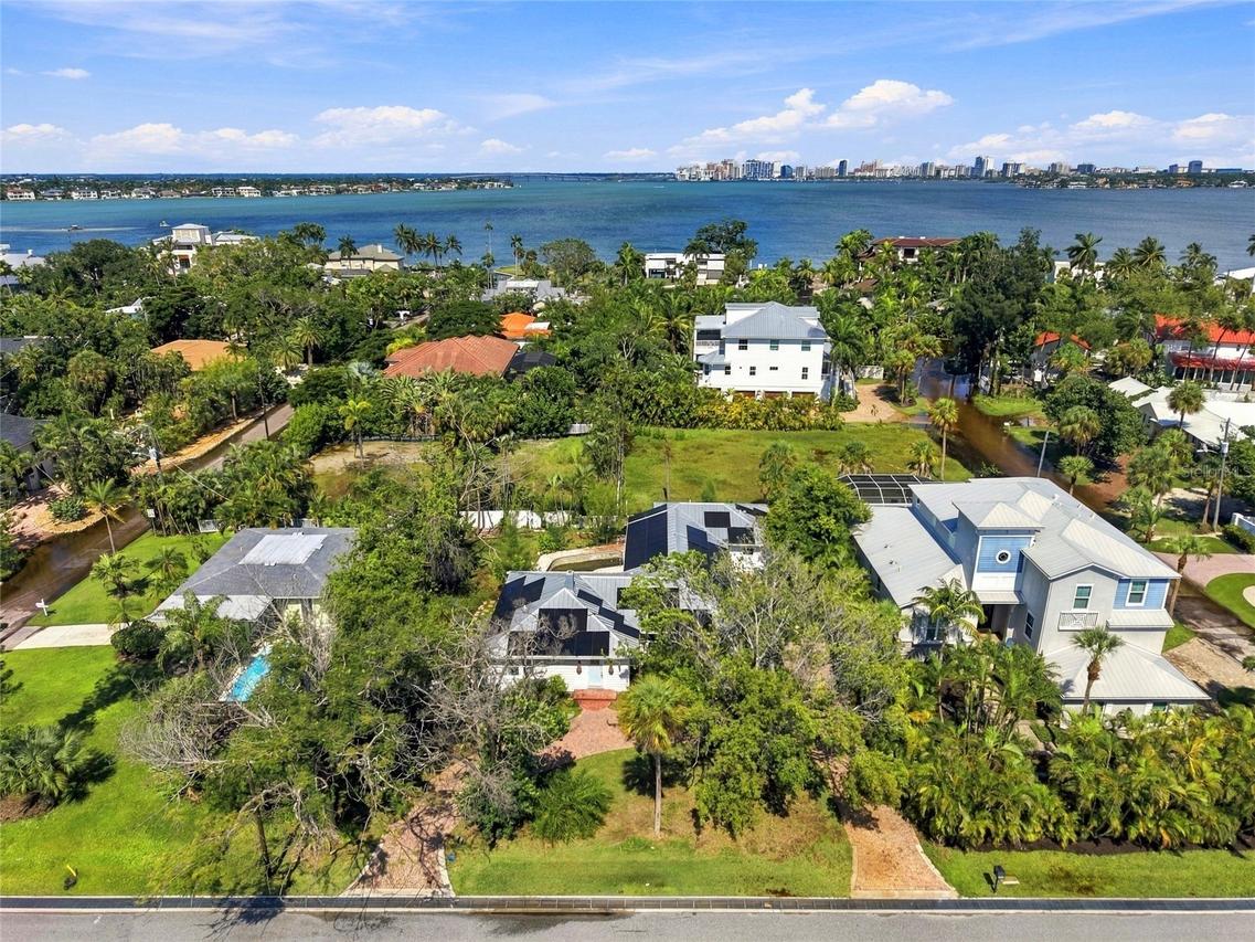 617 Siesta Dr., Sarasota, FL 34242