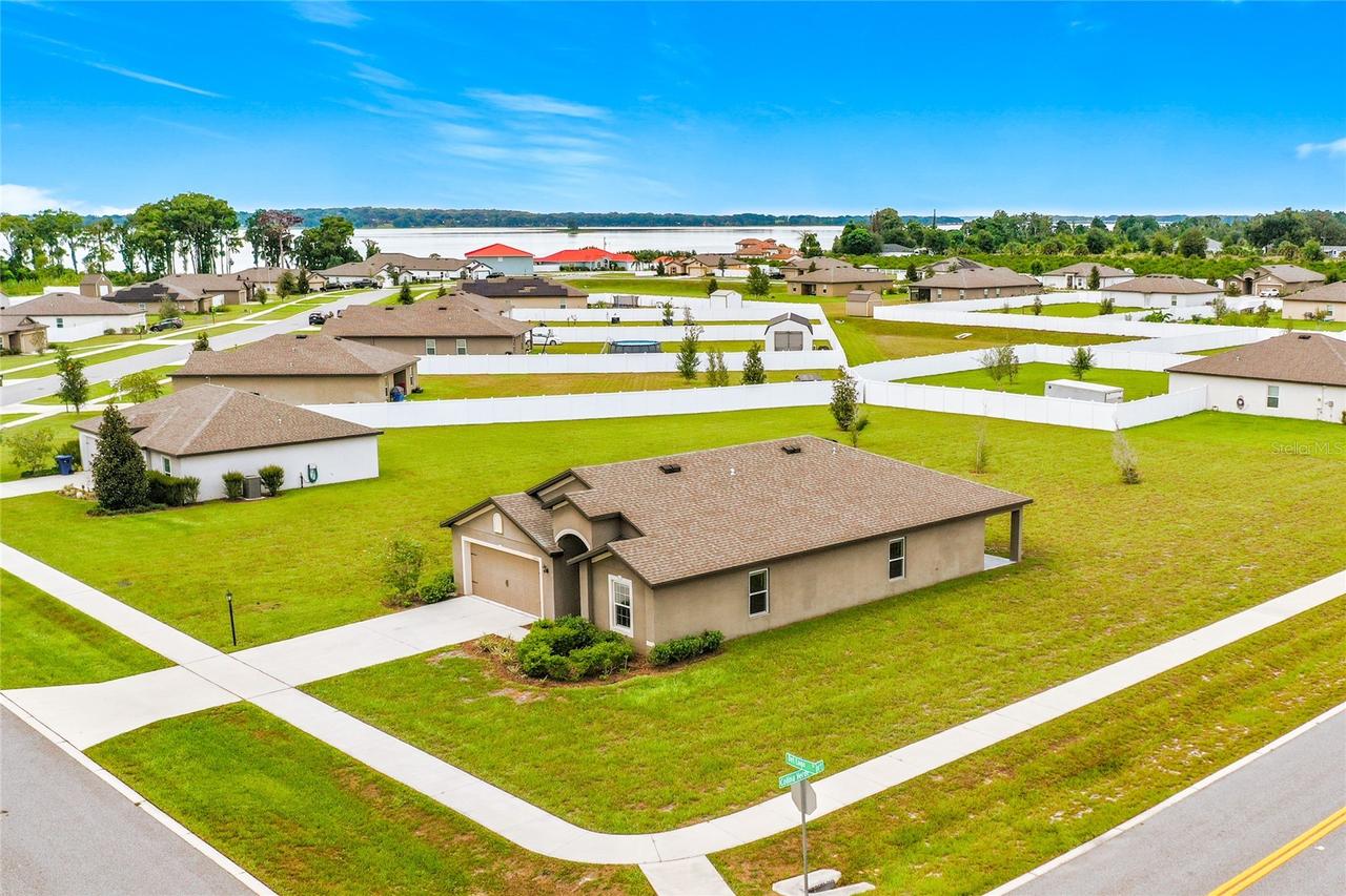 12951 Del Lago Dr., Astatula, FL 34705