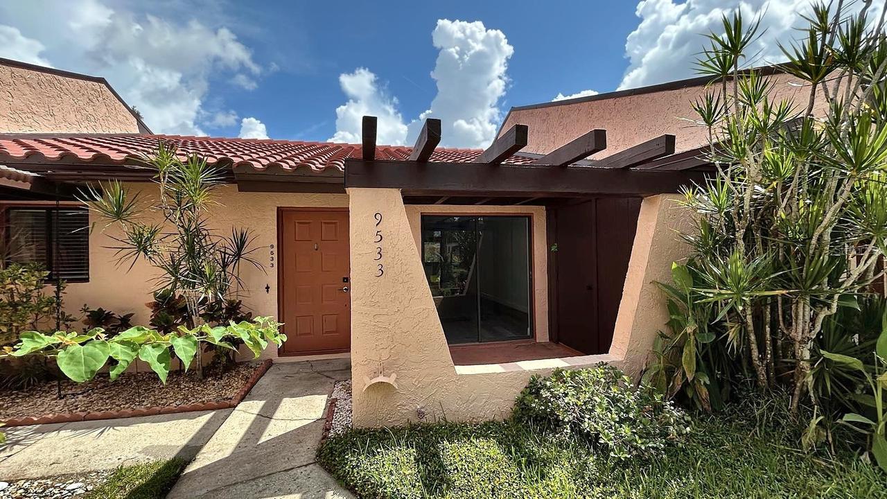 9533 86th Ave., Seminole, FL 33777