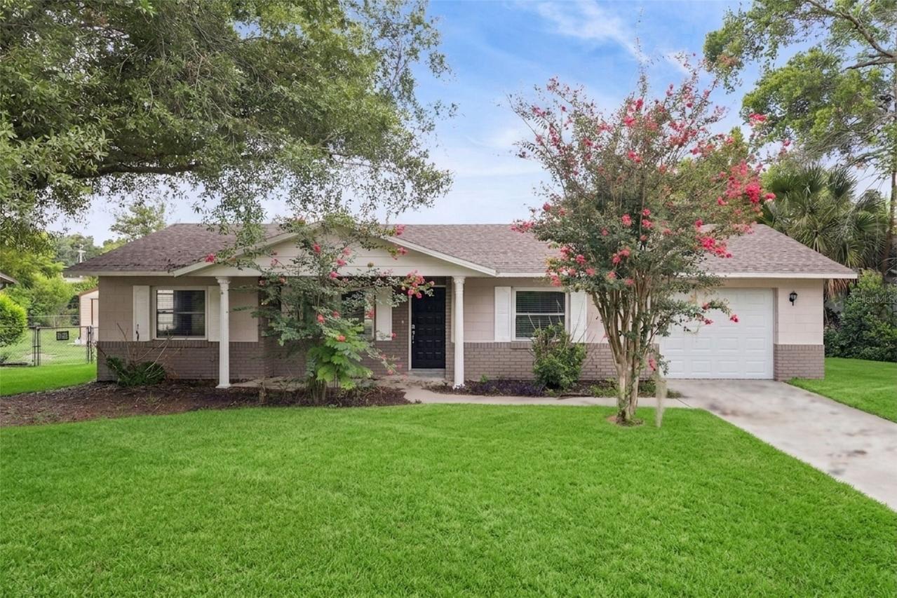 3760 Michigan Ave., Mount Dora, FL 32757