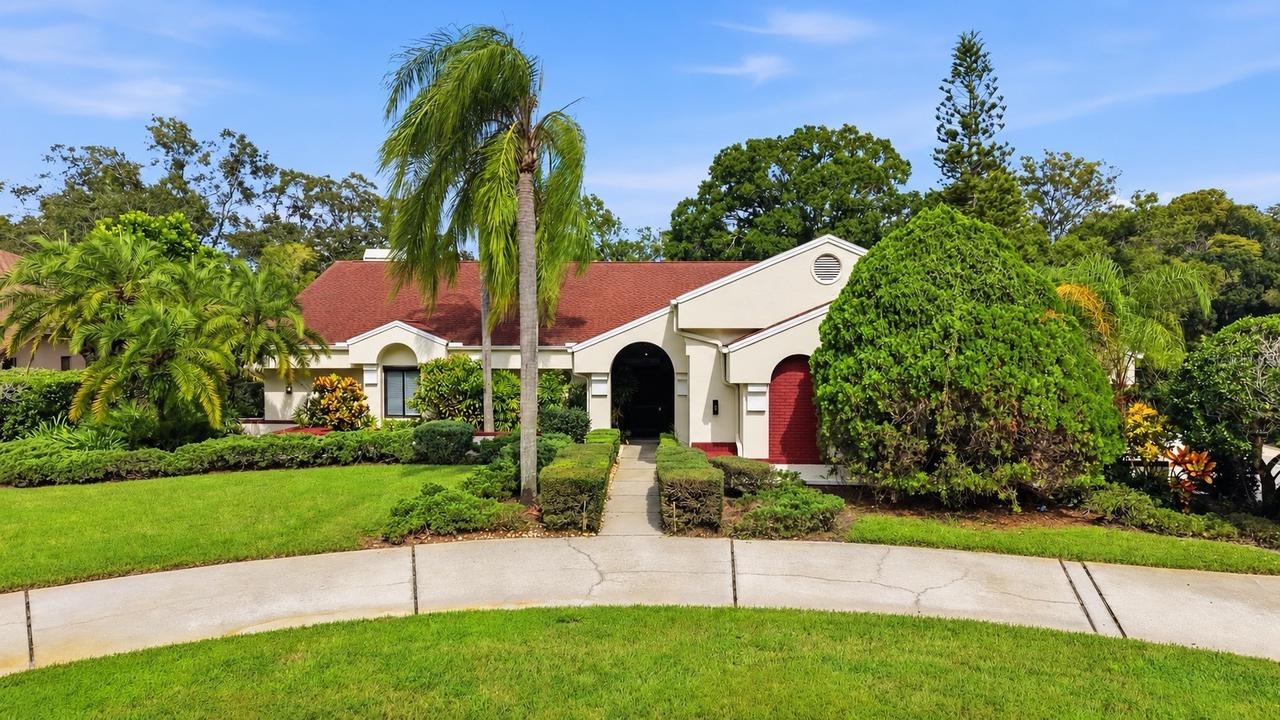 1008 Royal Birkdale Dr., Tarpon Springs, FL 34688