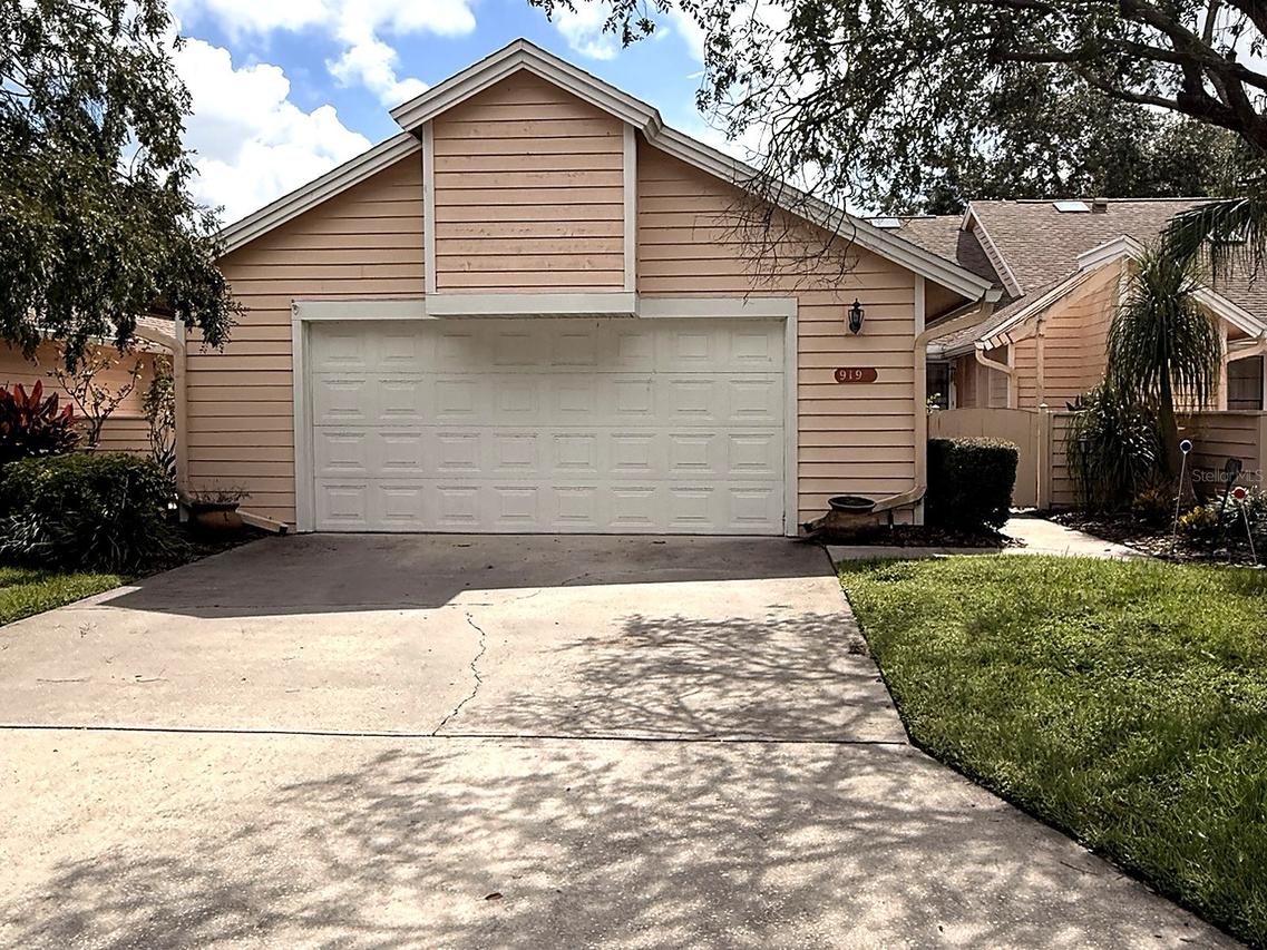 919 Ridge Lake Dr., Melbourne, FL 32940