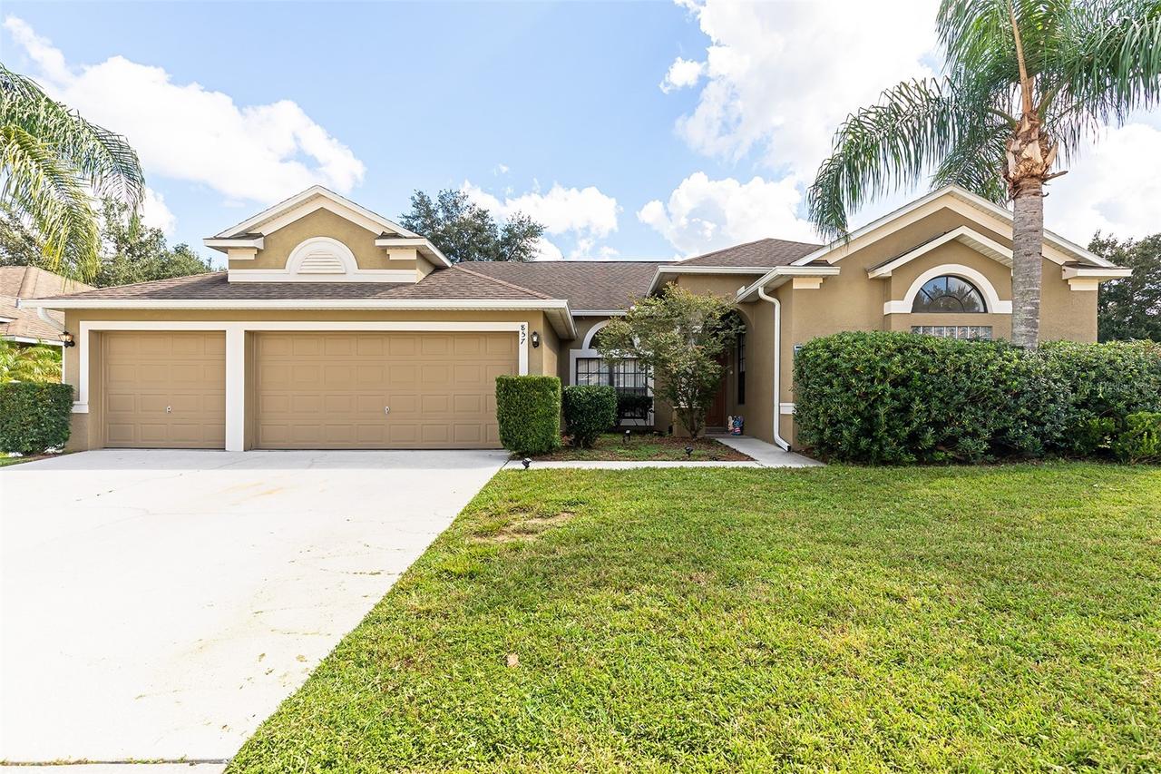 857 Coventry Rd., Davenport, FL 33897