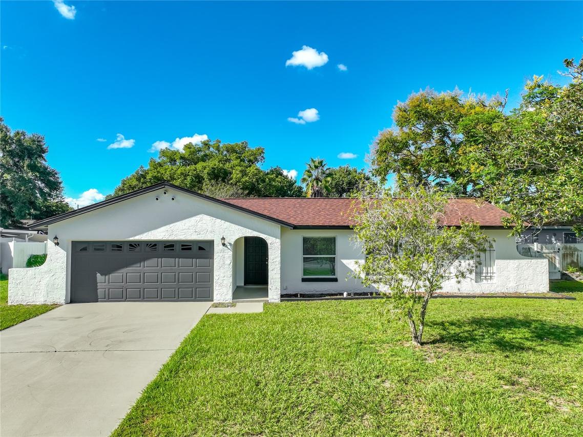 408 Maid Of The Mist Dr., Fern Park, FL 32730
