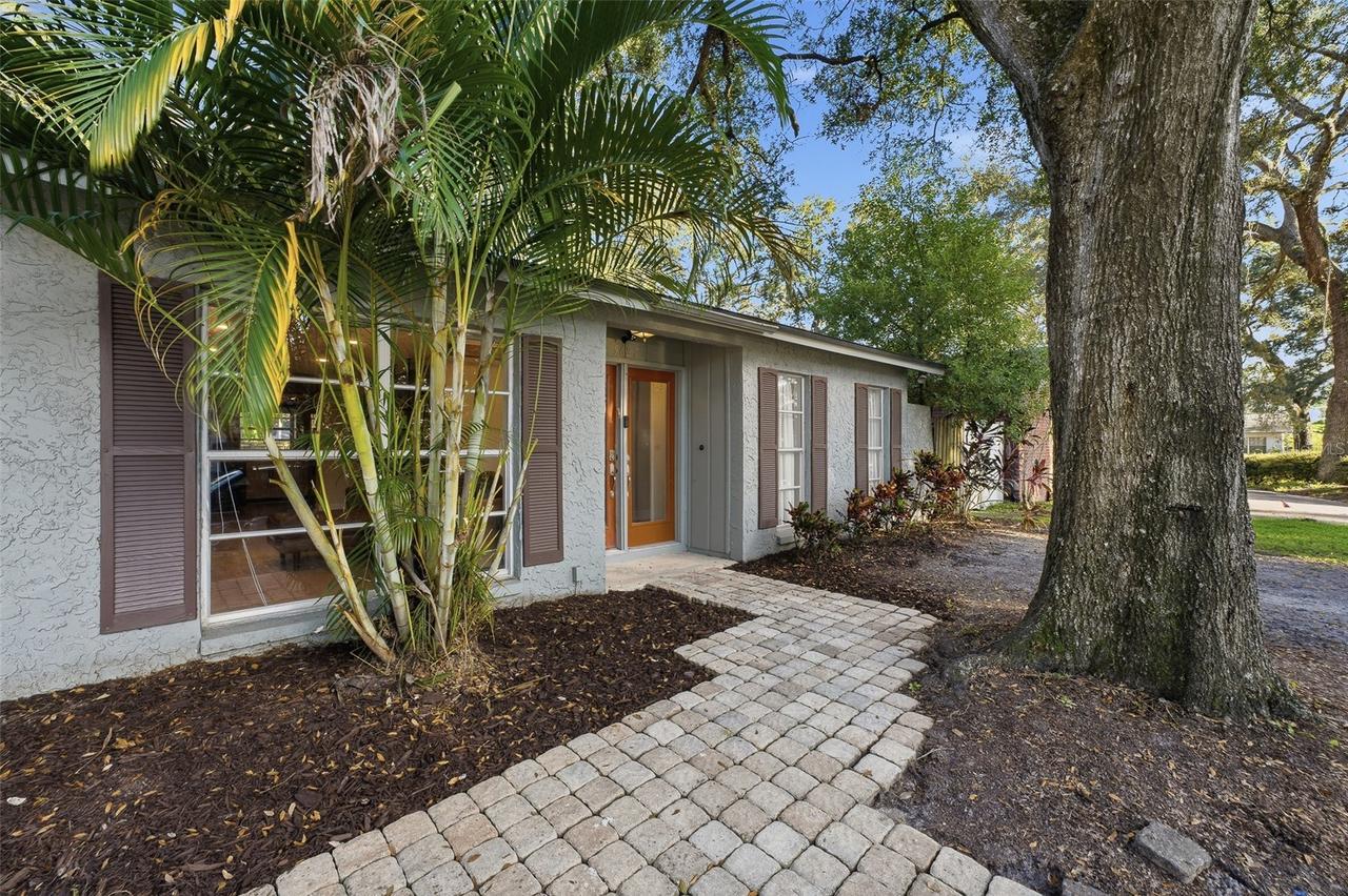 9627 Hidden Oaks Cir., Tampa, FL 33612