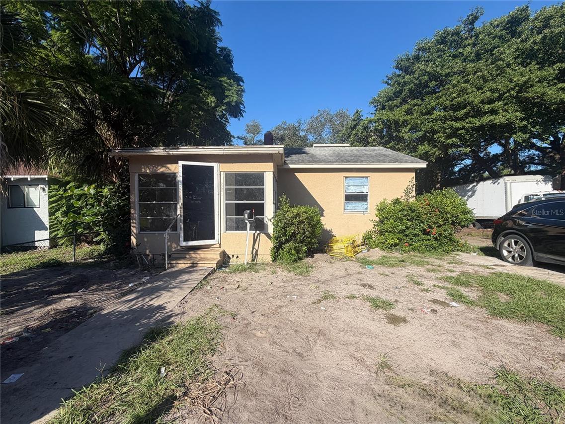 2221 Union St., St Petersburg, FL 33712