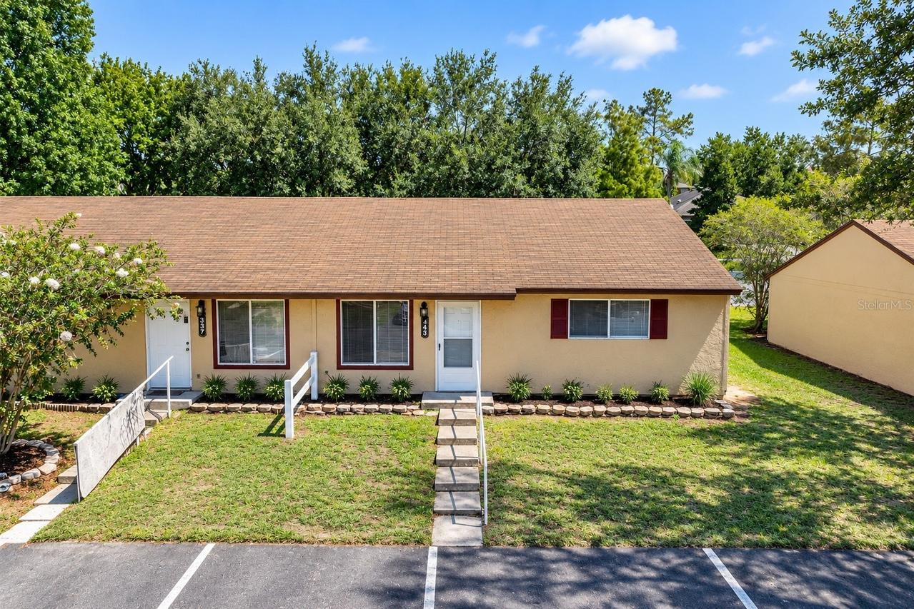 343 E Rosewood Ln., Tavares, FL 32778