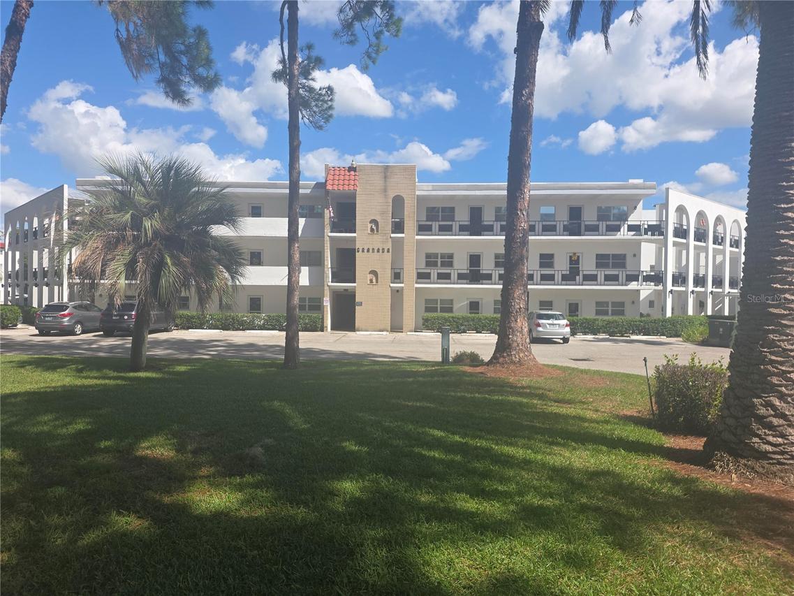 100 El Camino Dr. #208, Winter Haven, FL 33884