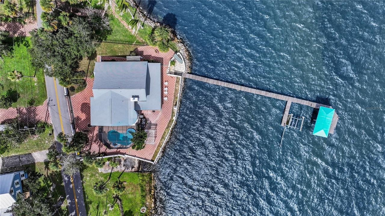4270 Indian River Dr., Cocoa, FL 32927