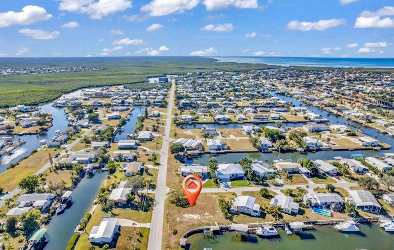 700 Hollyhill Ct., Punta Gorda, FL 33950