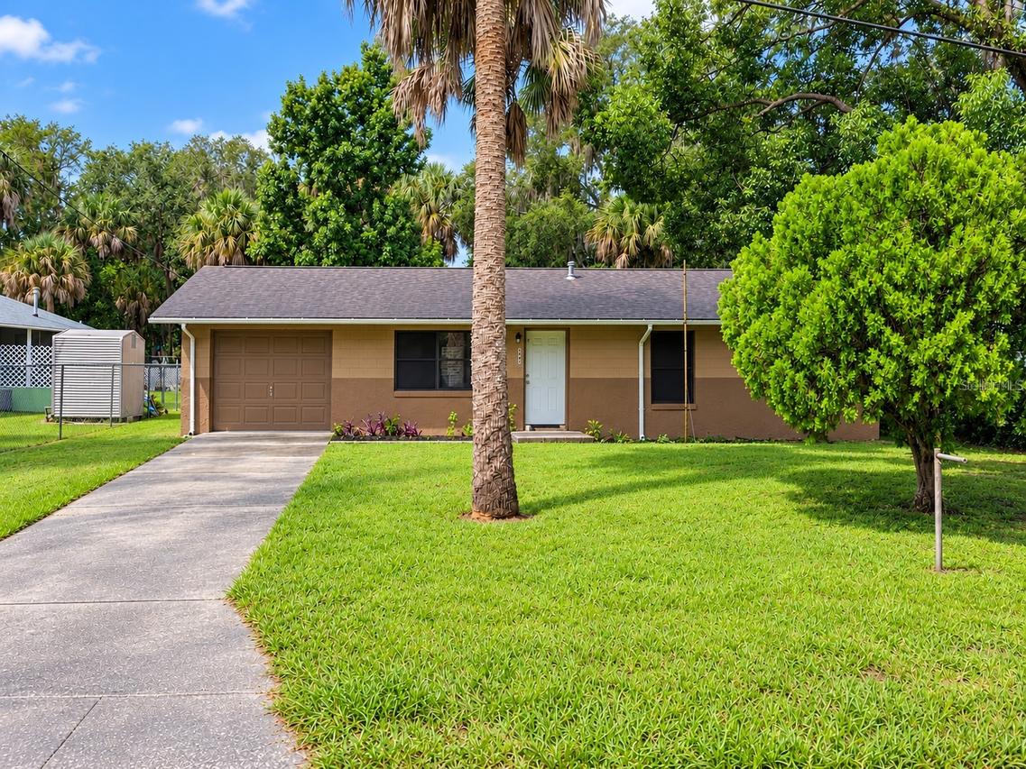 1311 N Clayton St., Mount Dora, FL 32757