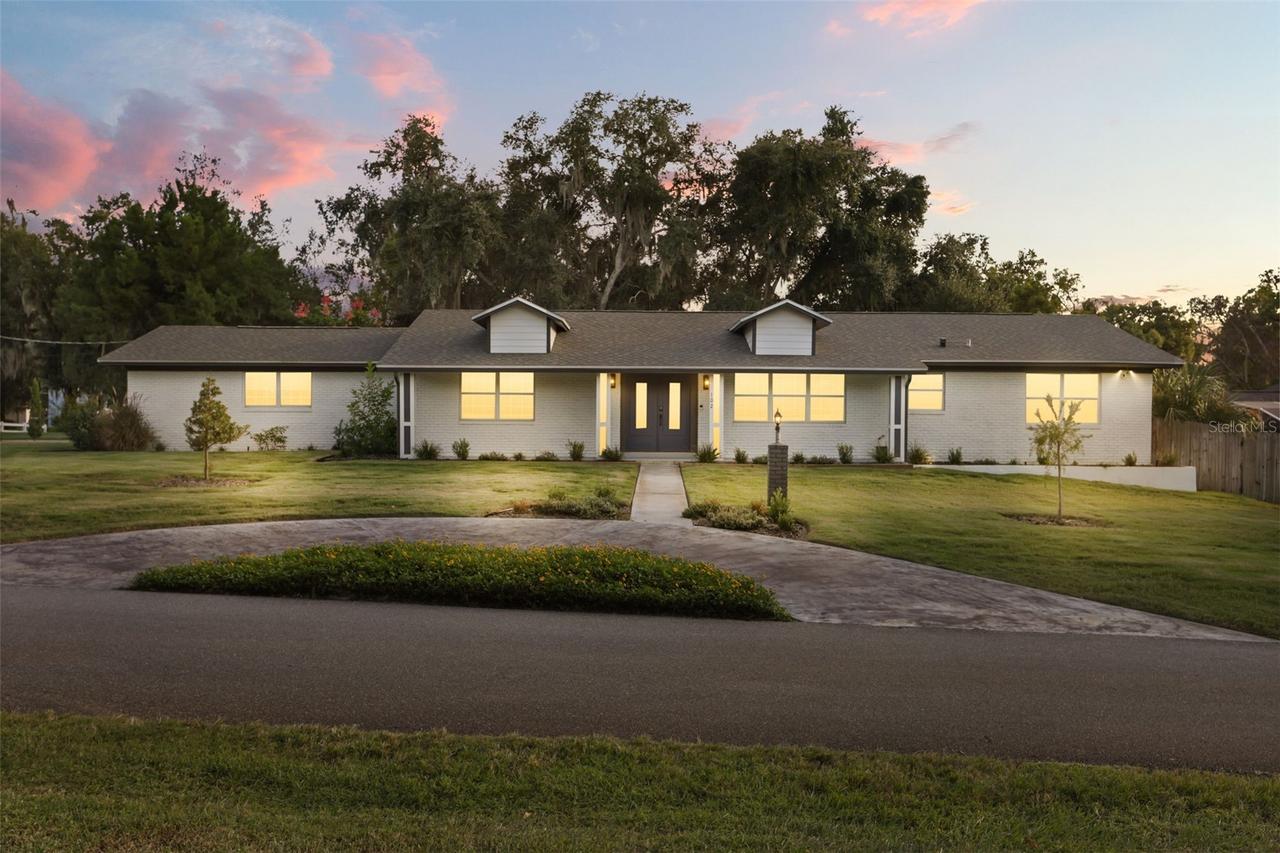 102 Linda Ln., Lake Mary, FL 32746