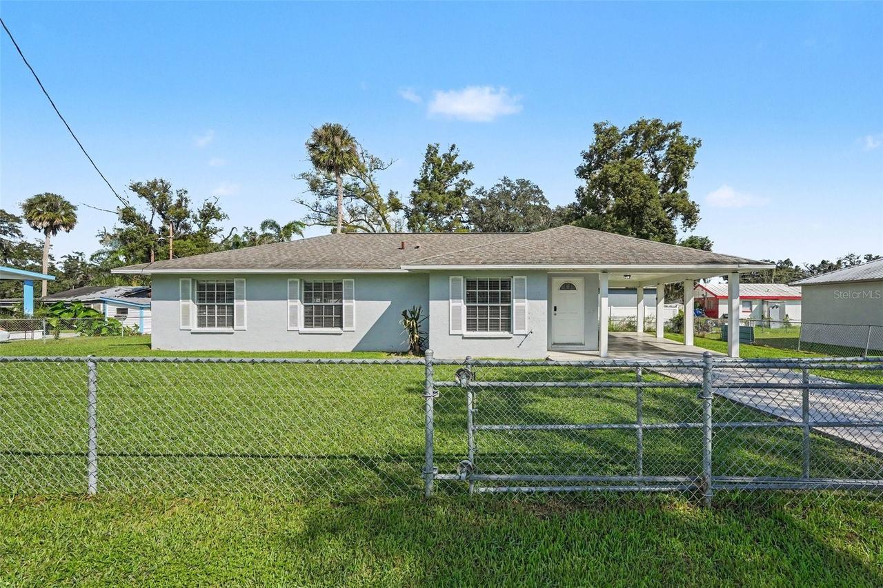 5233 Bogdonoff Dr., Seffner, FL 33584