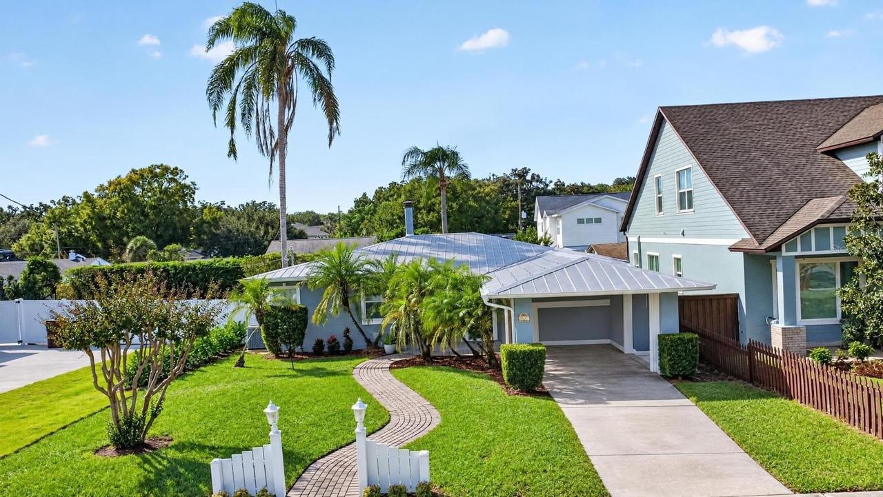 2016 Harrison Ave., Orlando, FL 32804