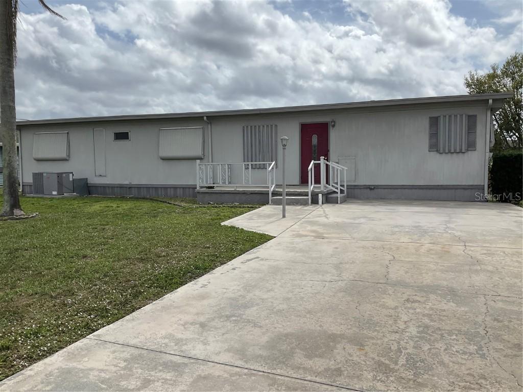 2428 SE 32nd St., Okeechobee, FL 34974