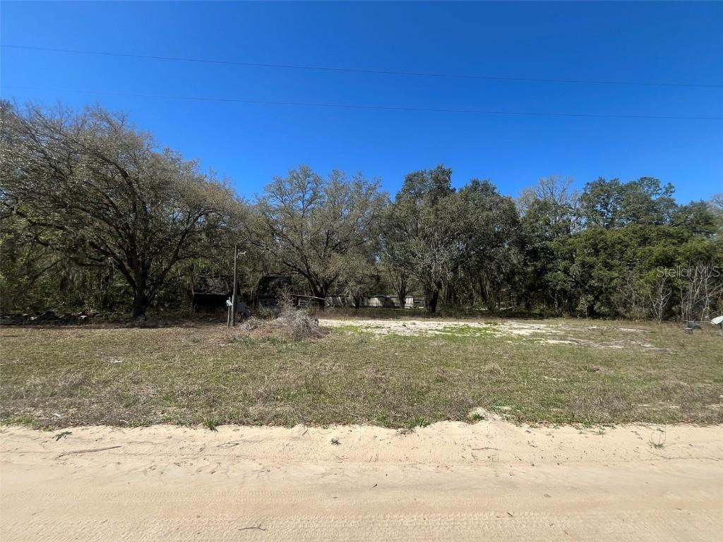 611 Michael Ave., Interlachen, FL 32148