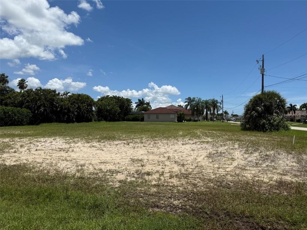 2710 SW 30th Ter., Cape Coral, FL 33914