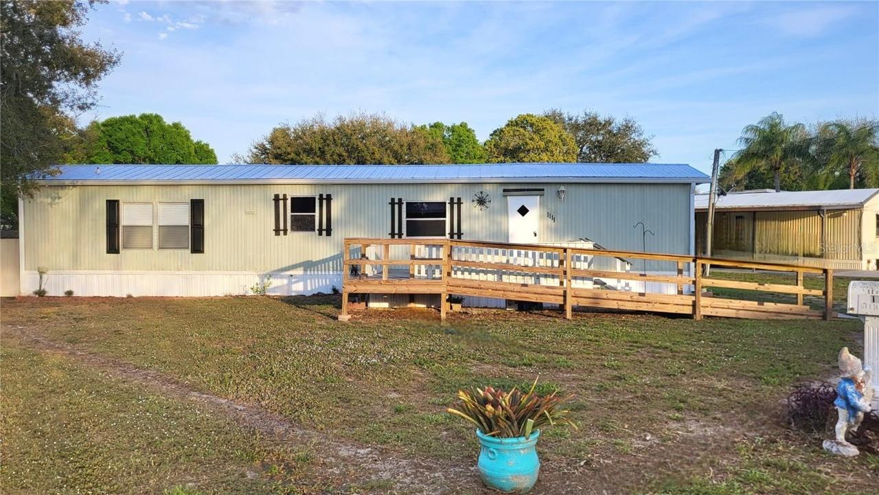 1111 10th St., Okeechobee, FL 34974