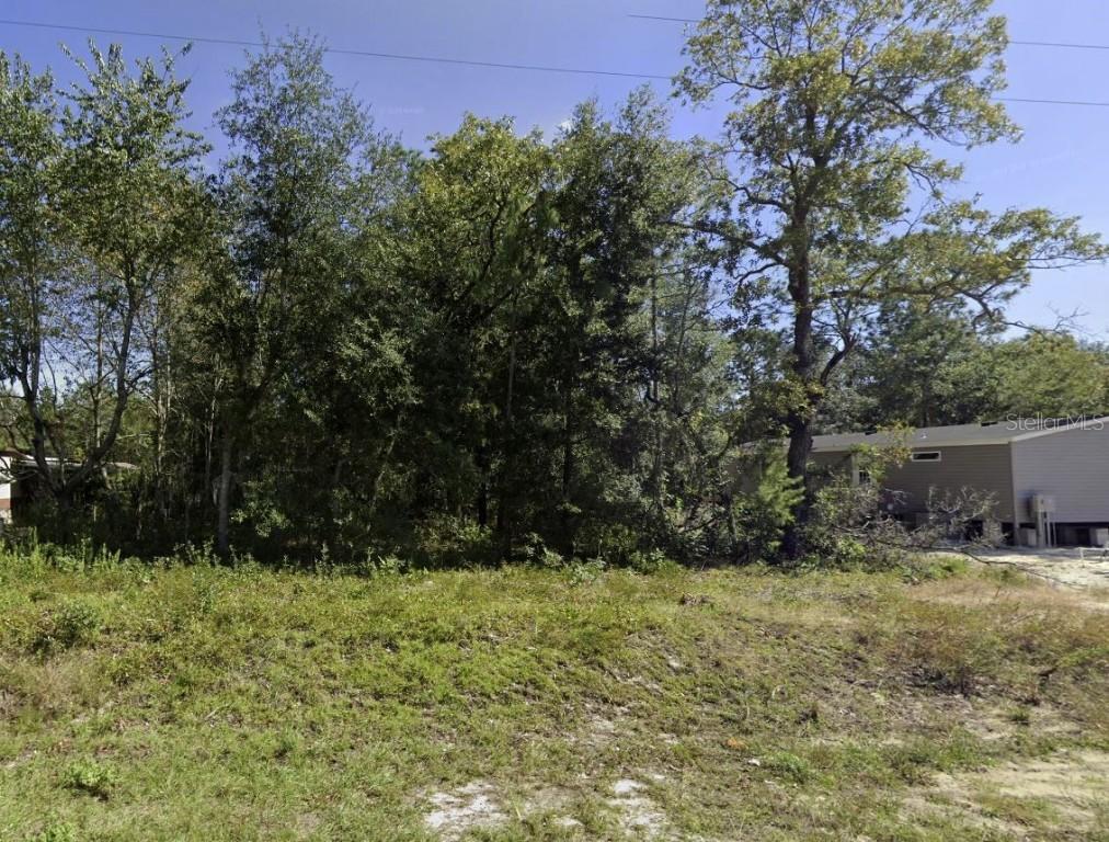 Dawn Ave., Interlachen, FL 32148
