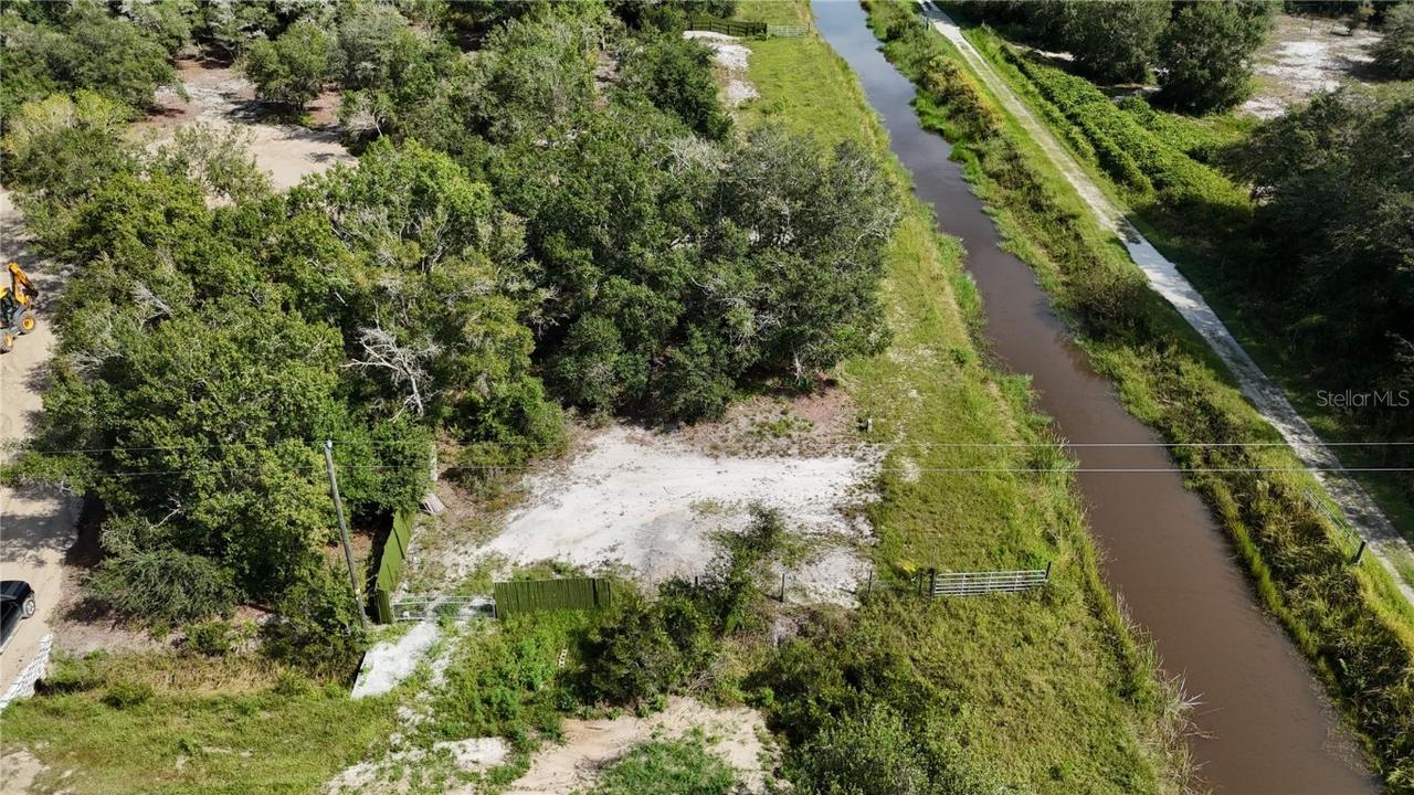 21611 NW 264 St., Okeechobee, FL 34972