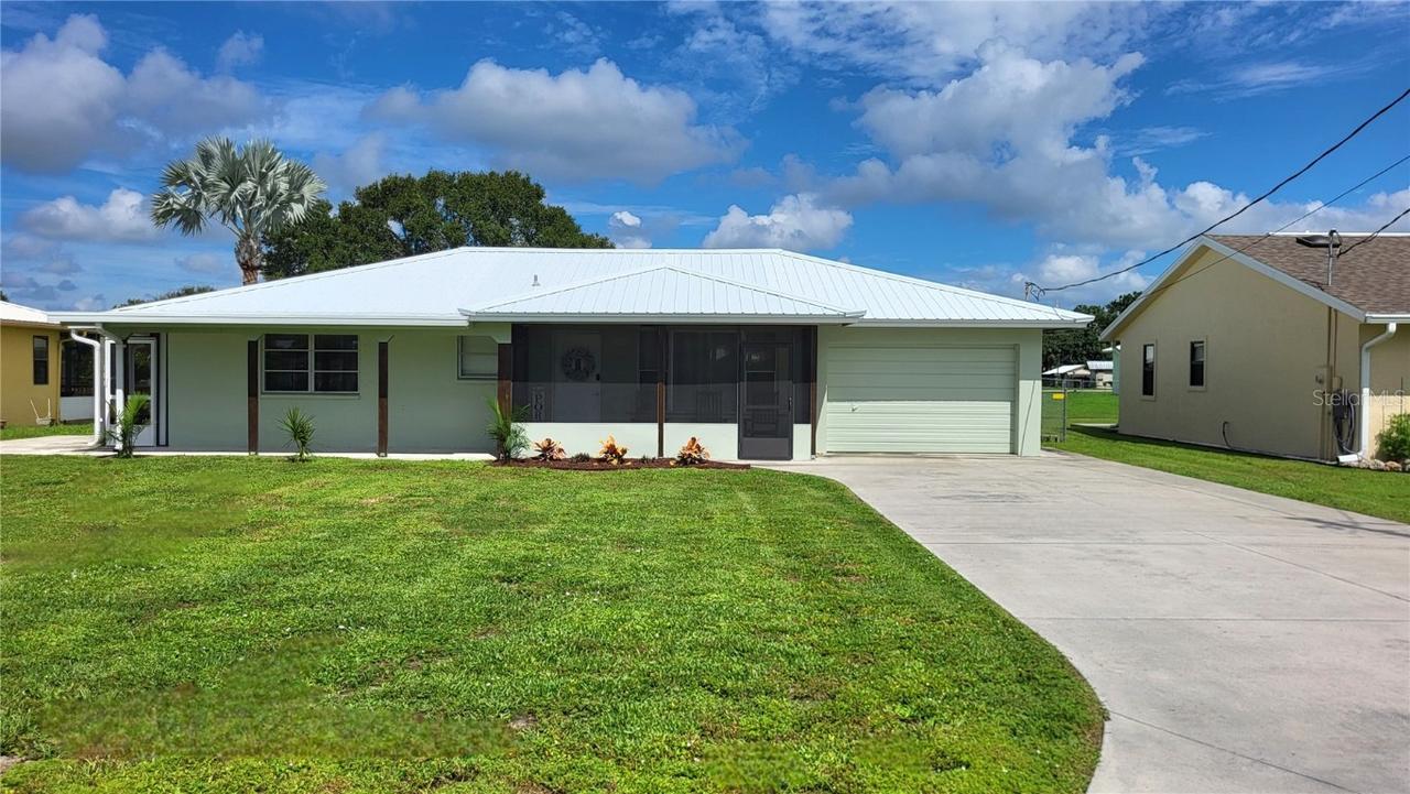 1114 Lisa Ln., Okeechobee, FL 34974