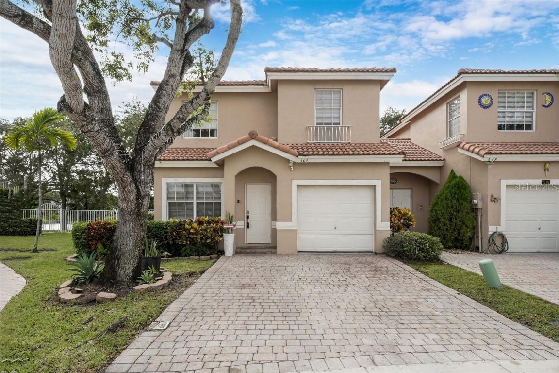 508 NW 130th Way, Pembroke Pines, FL 33028