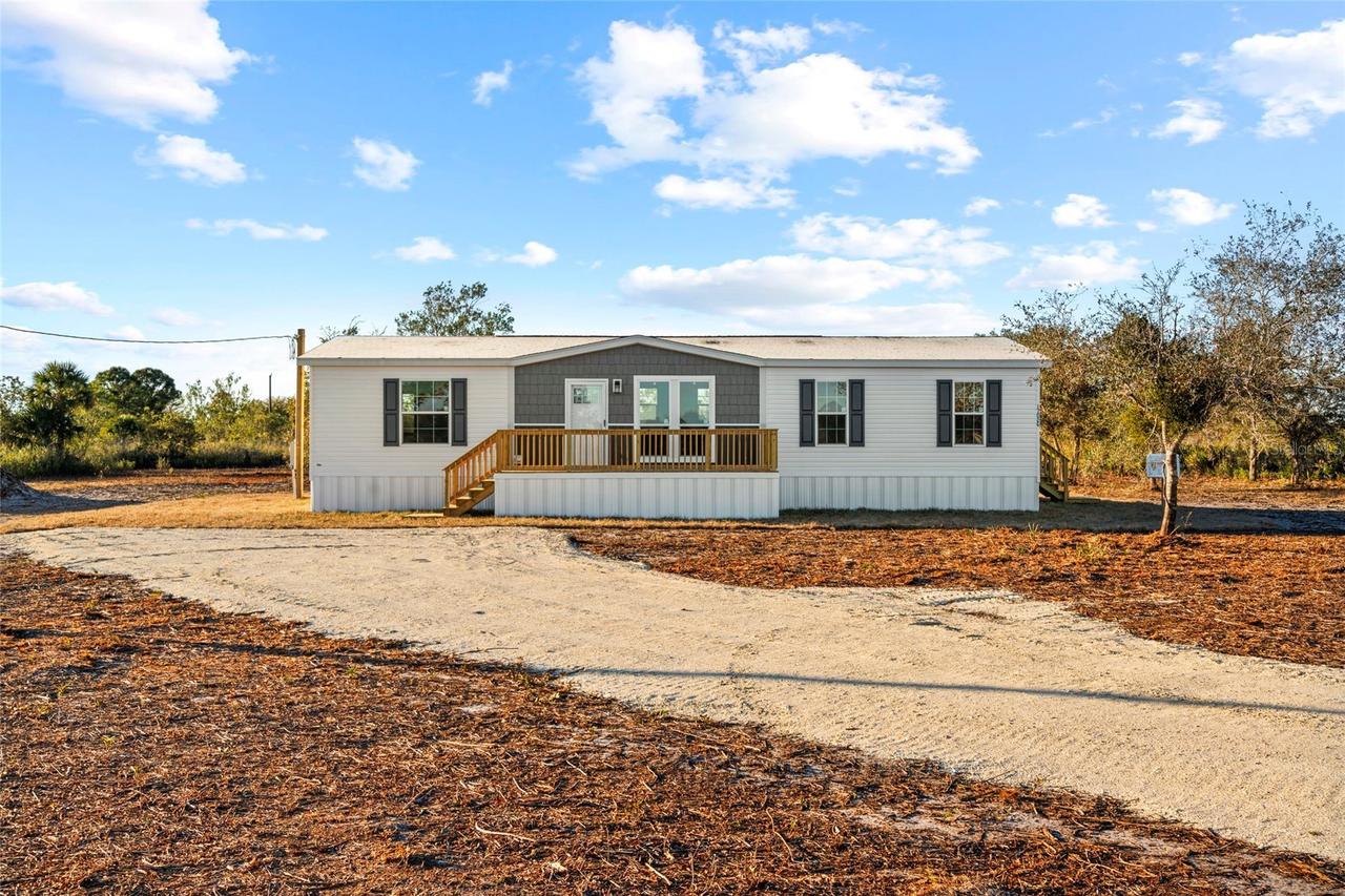 17026 NW 300th St., Okeechobee, FL 34972