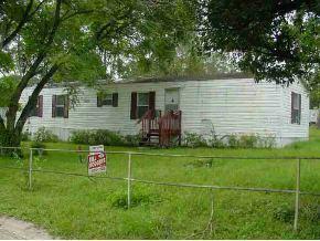 20940 SE 140 St., Ocklawaha, FL 32179