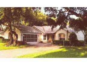 210 Desota Ct., Lady Lake, FL 32159