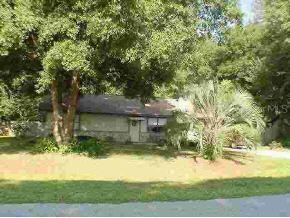 74 Almond Rd., Ocala, FL 34472
