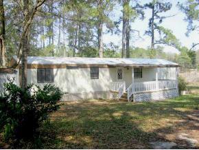 16173 SE 13 St., Ocklawaha, FL 32179