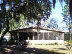 610 Higginbotham Lake Rd., Hawthorne, FL 2640